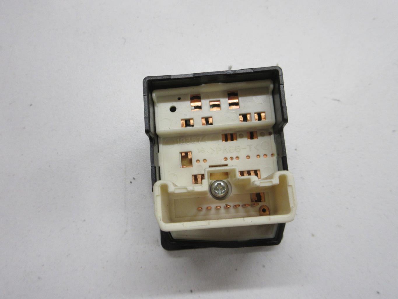 Commande retroviseurs TOYOTA COROLLA VERSO 2 PHASE 1 Essence - 1