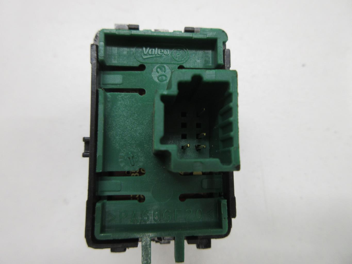 Bouton/Interrupteur RENAULT CLIO 4 PHASE 2 Diesel - 1