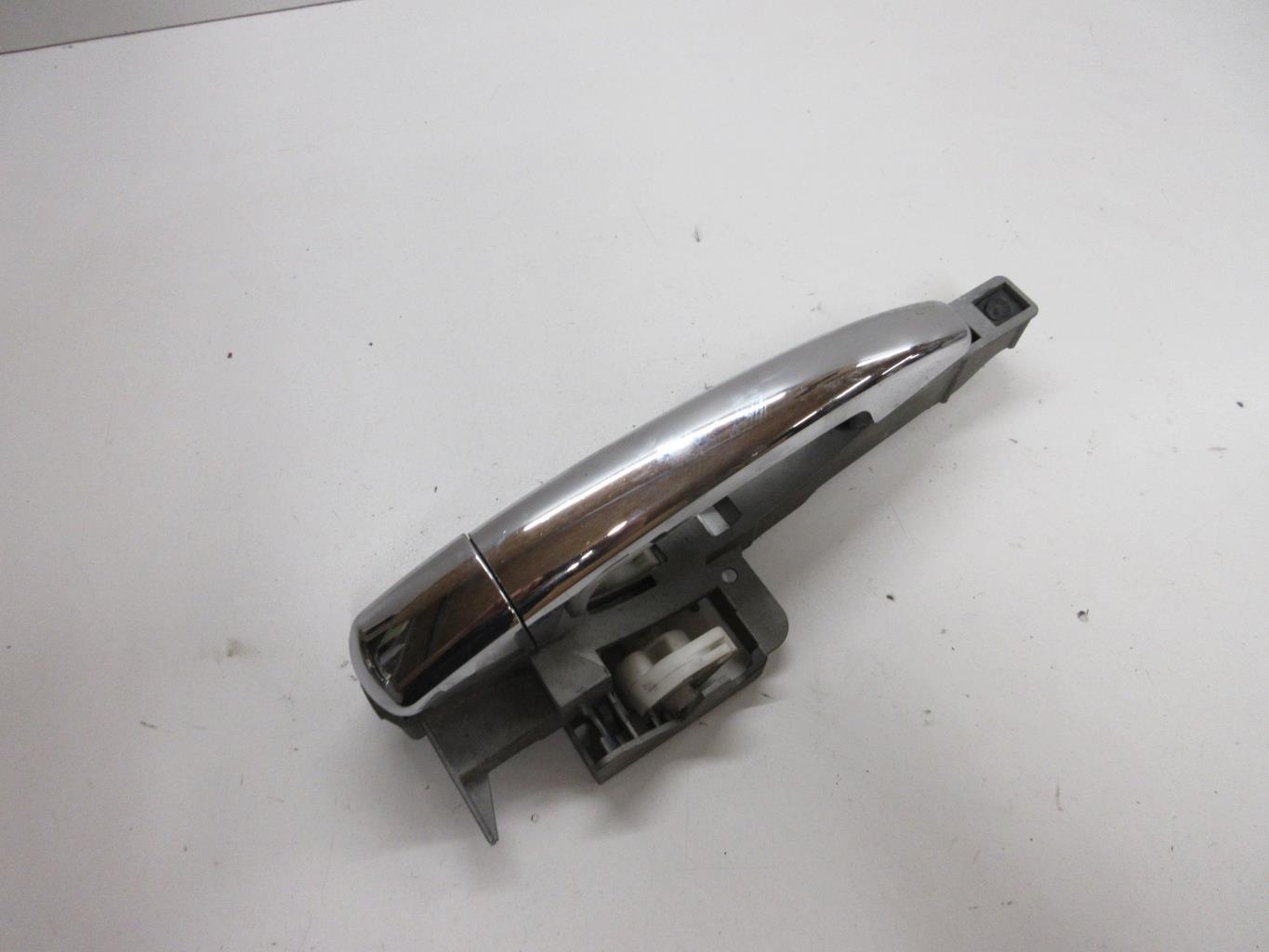 Maniglia portiera posteriore sinistra PEUGEOT 407 PHASE 1 Diésel - 1