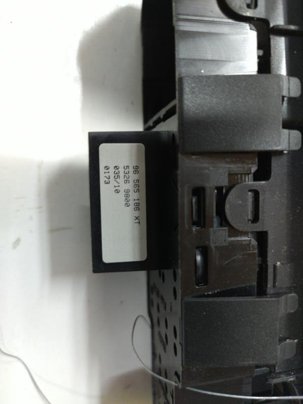 Interruttore lavacristalli anteriore sinistro PEUGEOT 308 1 SW PHASE 1 BREAK Diésel - 1