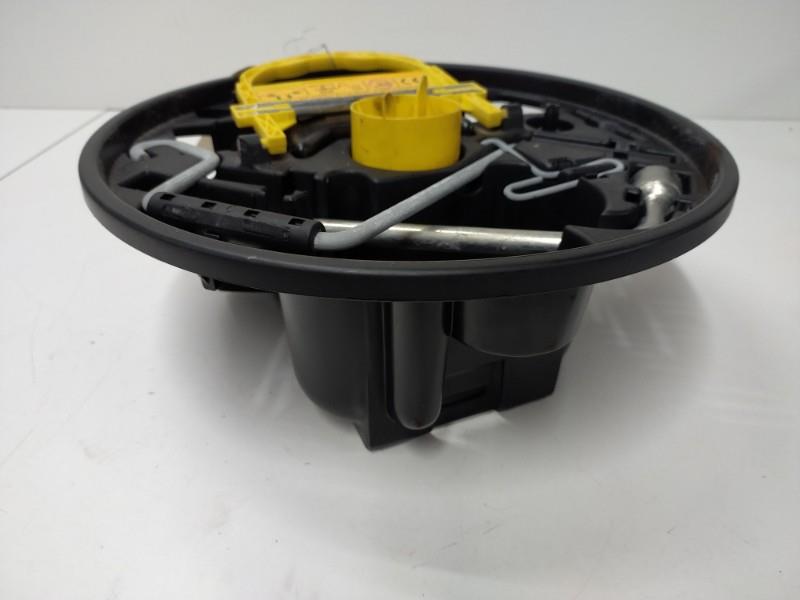 Cric (Ensemble depannage) RENAULT CLIO 2 PHASE 1 Essence - 1