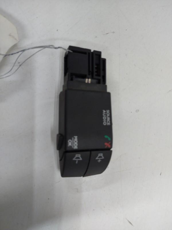 Commande autoradio RENAULT CLIO 4 PHASE 1 Diesel - 1
