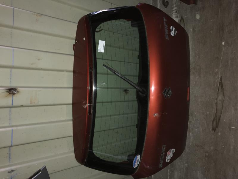 Malle/Hayon arriere SUZUKI SWIFT 3 Essence - 1