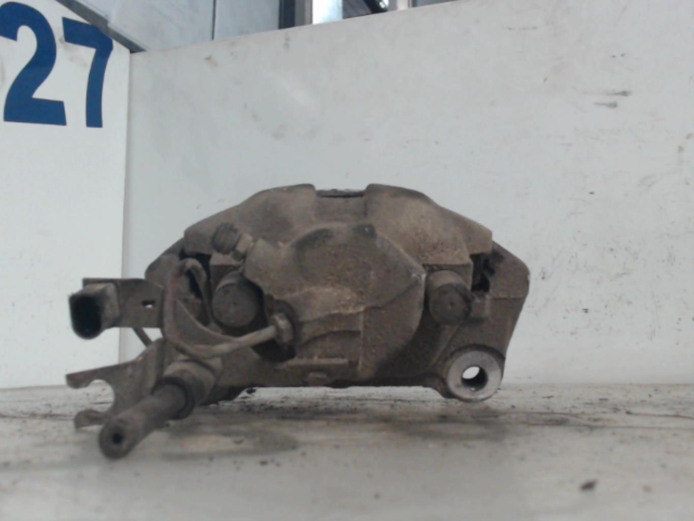 Etrier avant gauche (freinage) AUDI A4 2 Diesel - 1