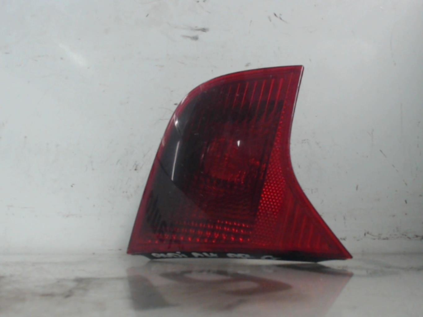 Feu arriere secondaire gauche (feux) AUDI A4 2 PHASE 2  - 1