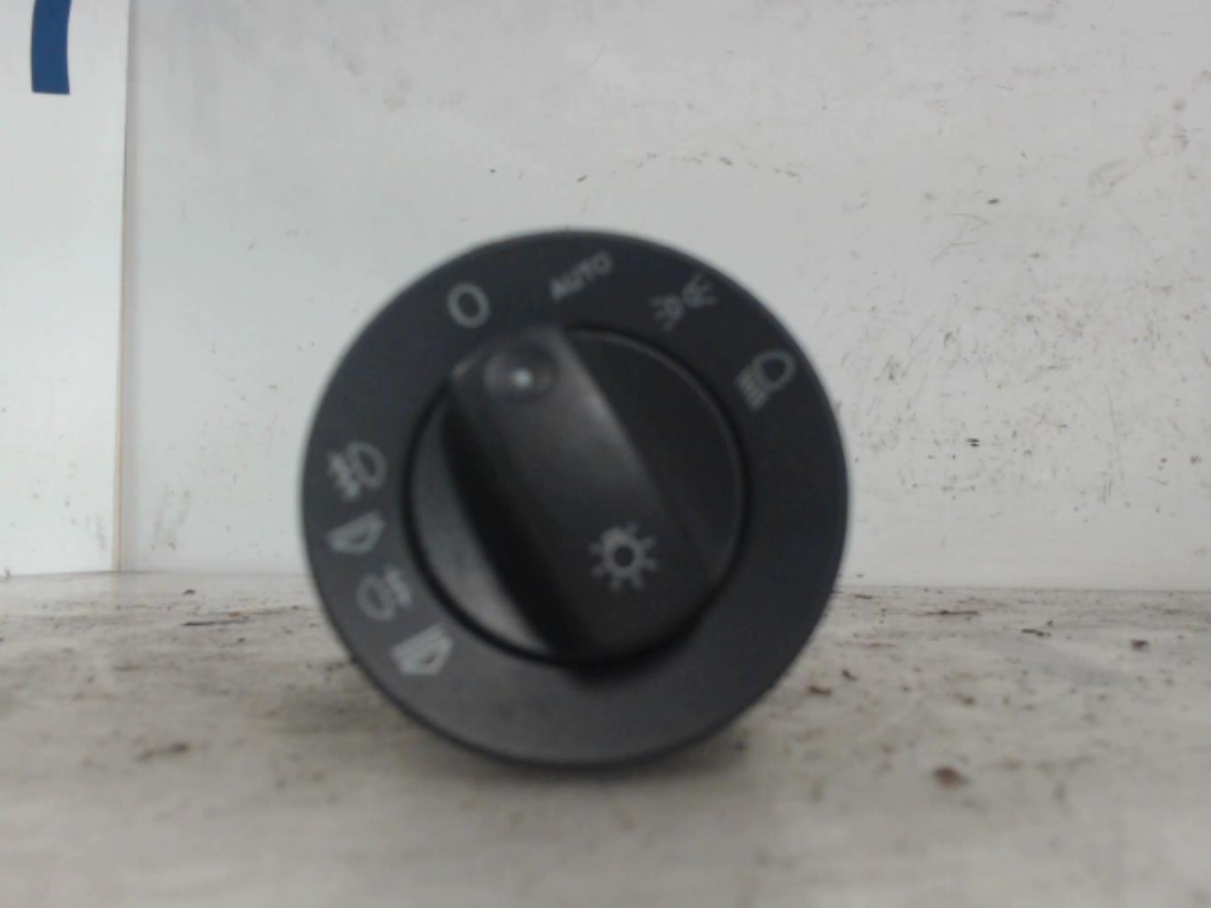 Bouton/Interrupteur AUDI A4 2  - 1