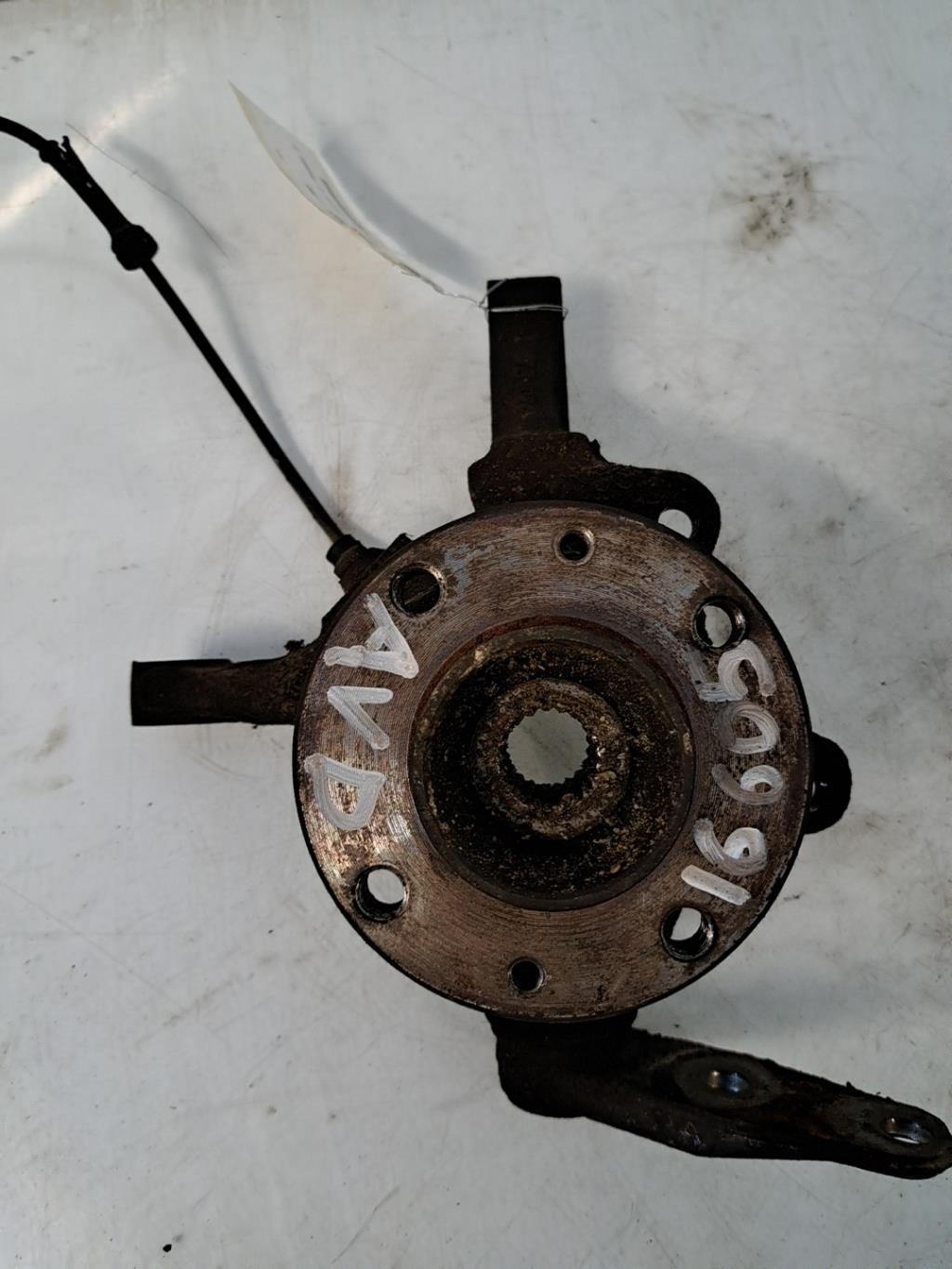 Moyeu avant droit RENAULT CLIO 2 PHASE 2 Diesel - 1