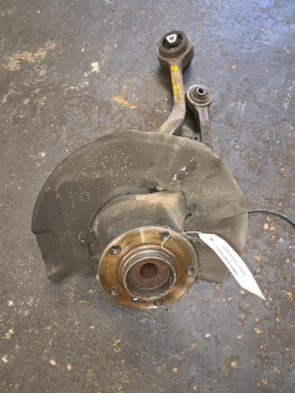 Moyeu avant gauche BMW SERIE 5 E60 PHASE 1 Essence - 1