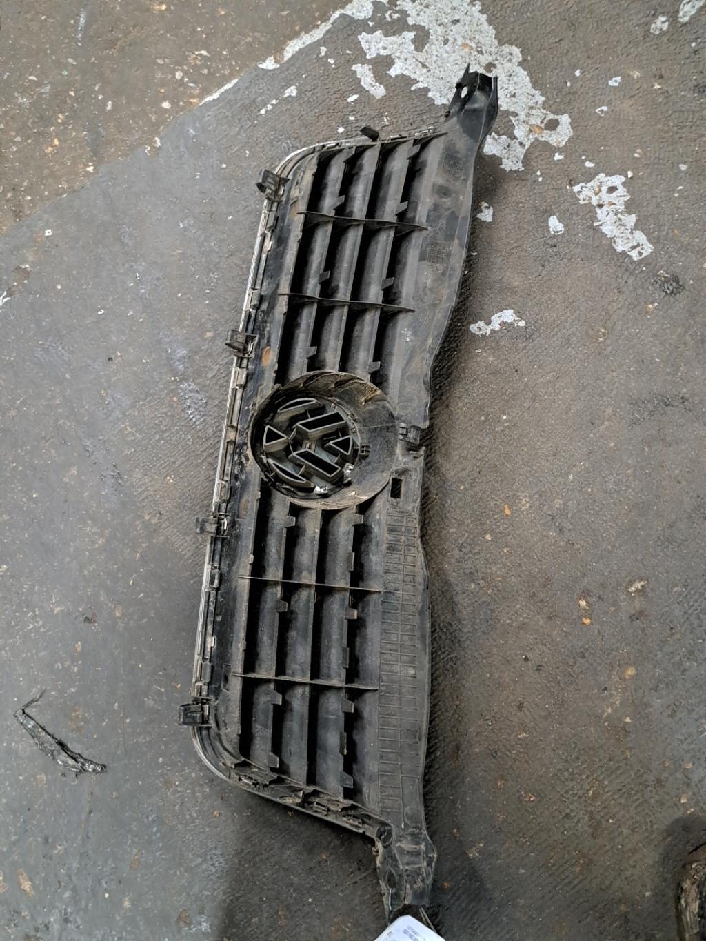 Calandre VOLKSWAGEN PASSAT 4 PHASE 2 BREAK Diesel - 1