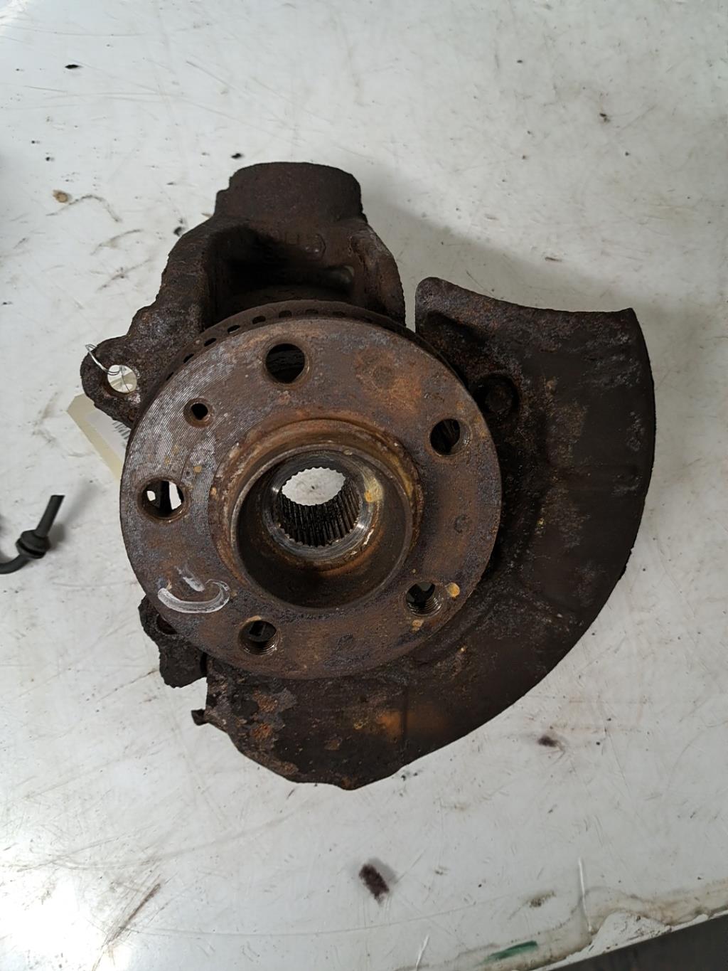 Moyeu avant gauche AUDI A3 1 PHASE 2 Diesel - 1