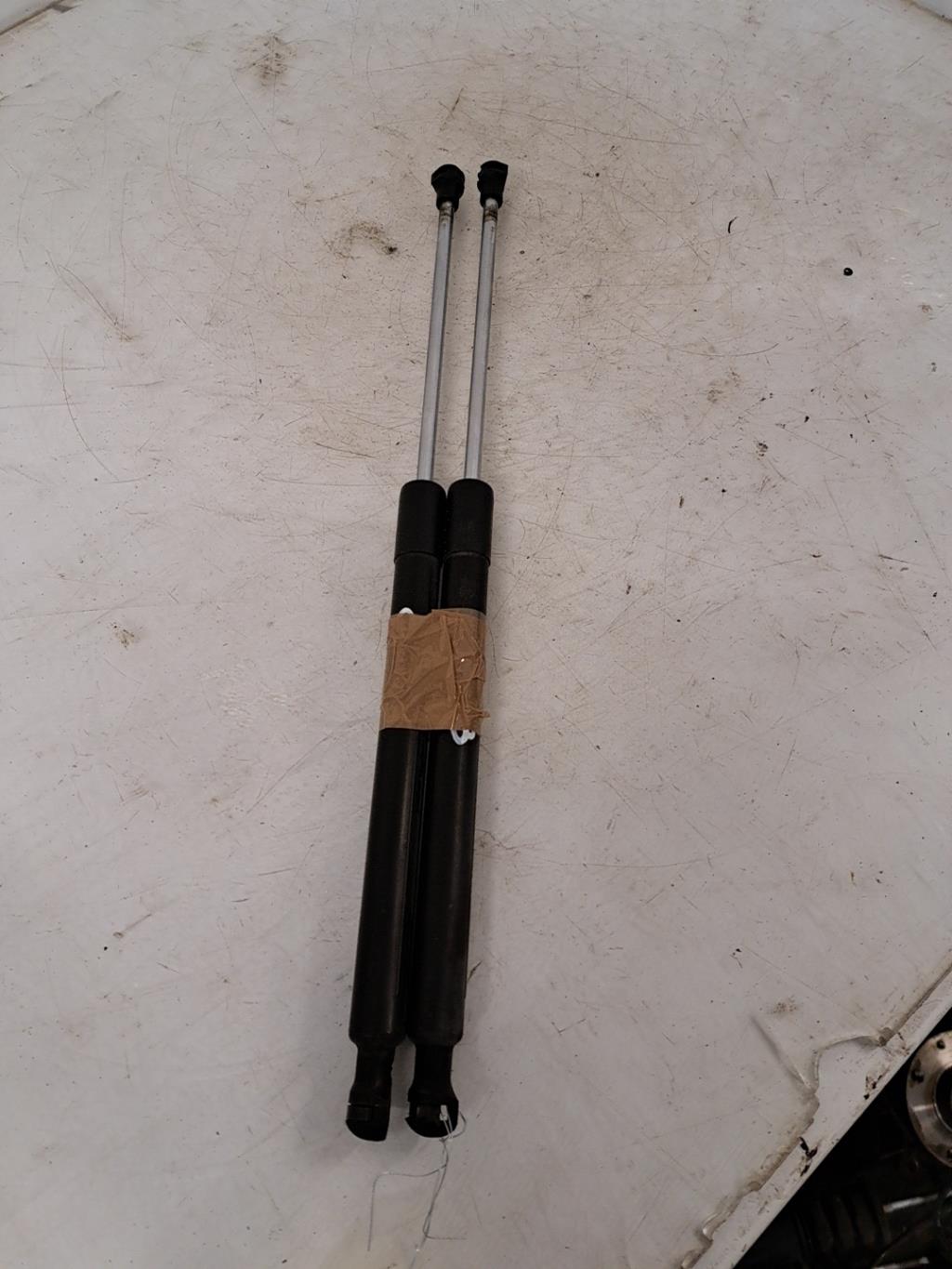 Verin de coffre RENAULT CLIO 3 PHASE 1 Diesel - 1
