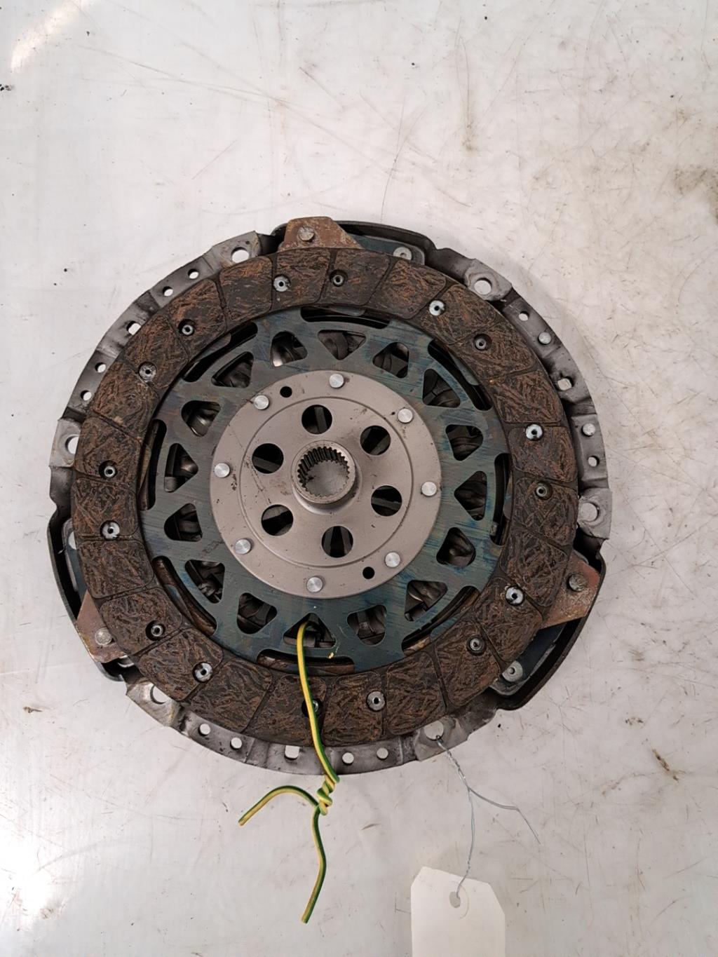 Embrayage MINI MINI 2 R56 PHASE 1 Essence - 1