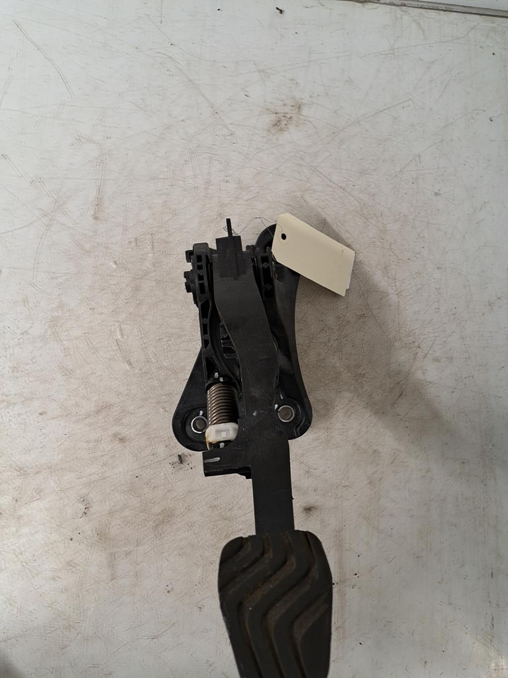 Pedale d'embrayage RENAULT CLIO 5 PHASE 1 Essence/Hybride - 1
