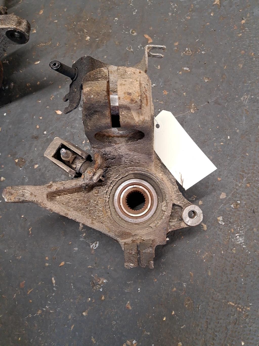 Moyeu avant gauche CITROEN BERLINGO 1 PHASE 2 Diesel - 1