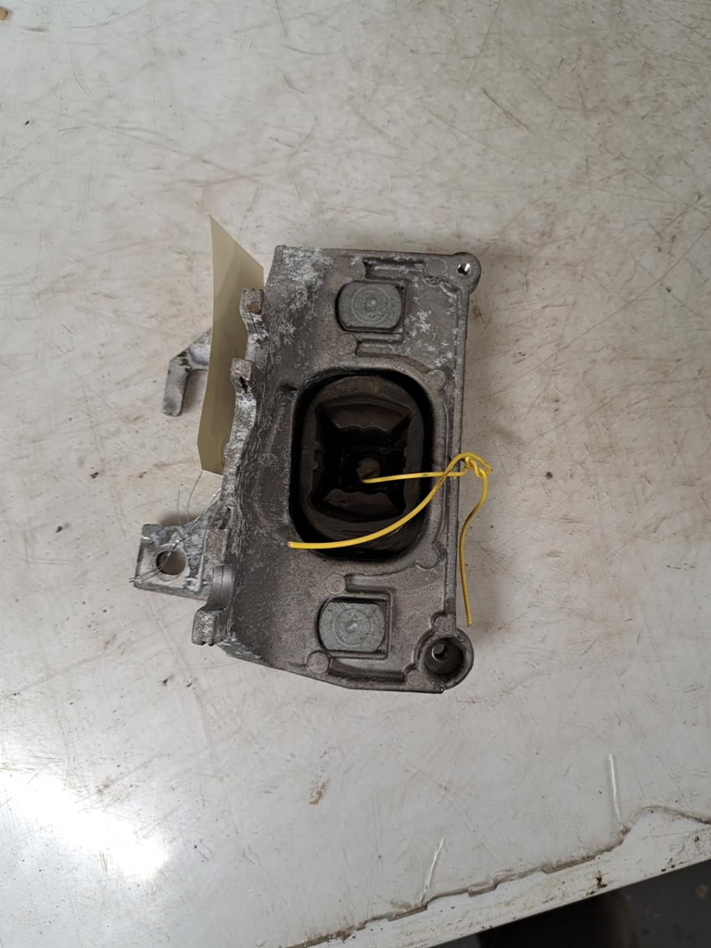 Support de boite RENAULT CLIO 4 PHASE 1 Diesel - 1