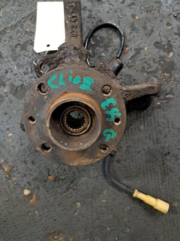 Moyeu avant gauche RENAULT CLIO 2 PHASE 1 Essence - 1