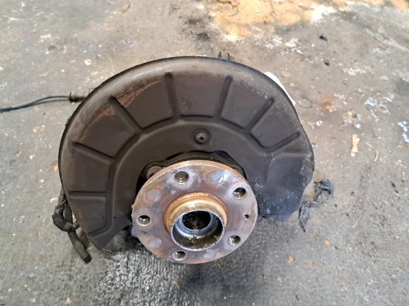 Moyeu avant gauche AUDI A3 2 SPORTBACK PHASE 1 Diesel - 1