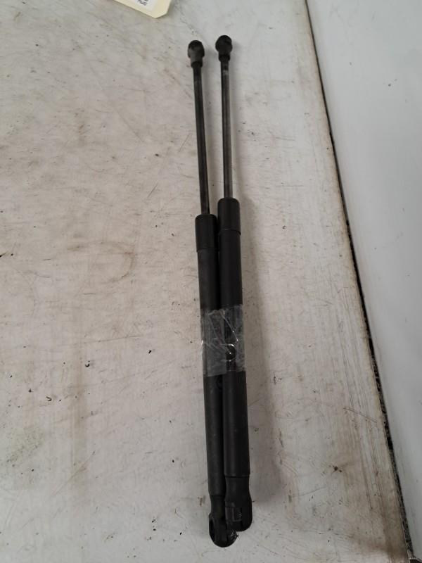 Verin de coffre BMW SERIE 1 E87 PHASE 2 Diesel - 1