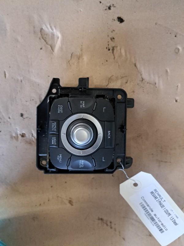 Commande autoradio RENAULT MEGANE 3 PHASE 1 COUPE Diesel - 1