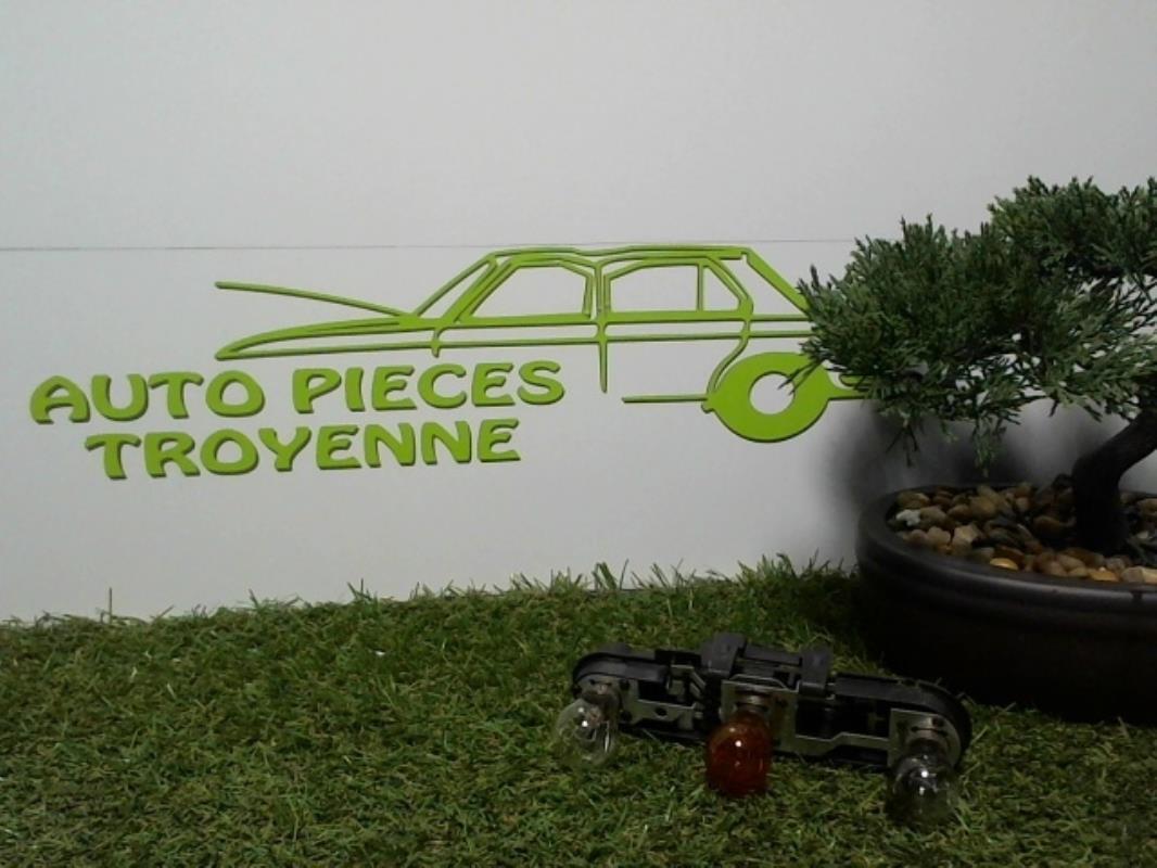 Base portalampade fanale posteriore destro CITROEN EVASION PHASE 2 Diésel - 1