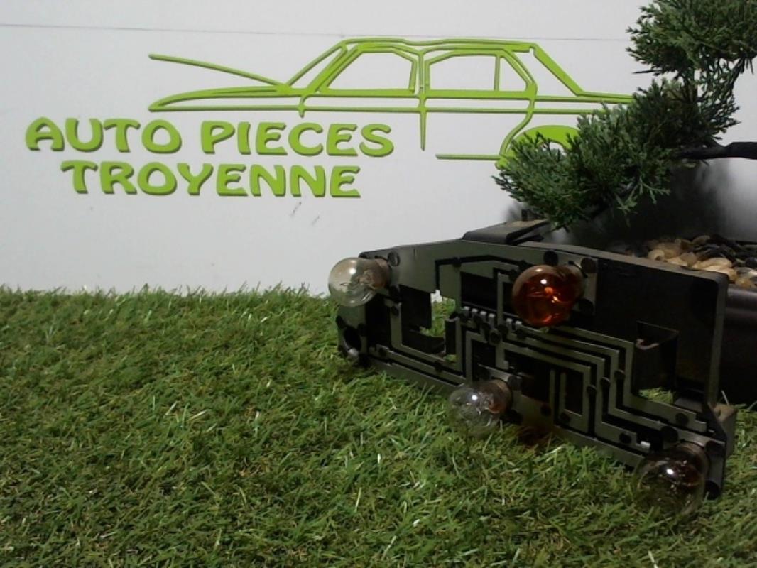Base portalampade fanale posteriore destro PEUGEOT 406 PHASE 1 Diésel - 1