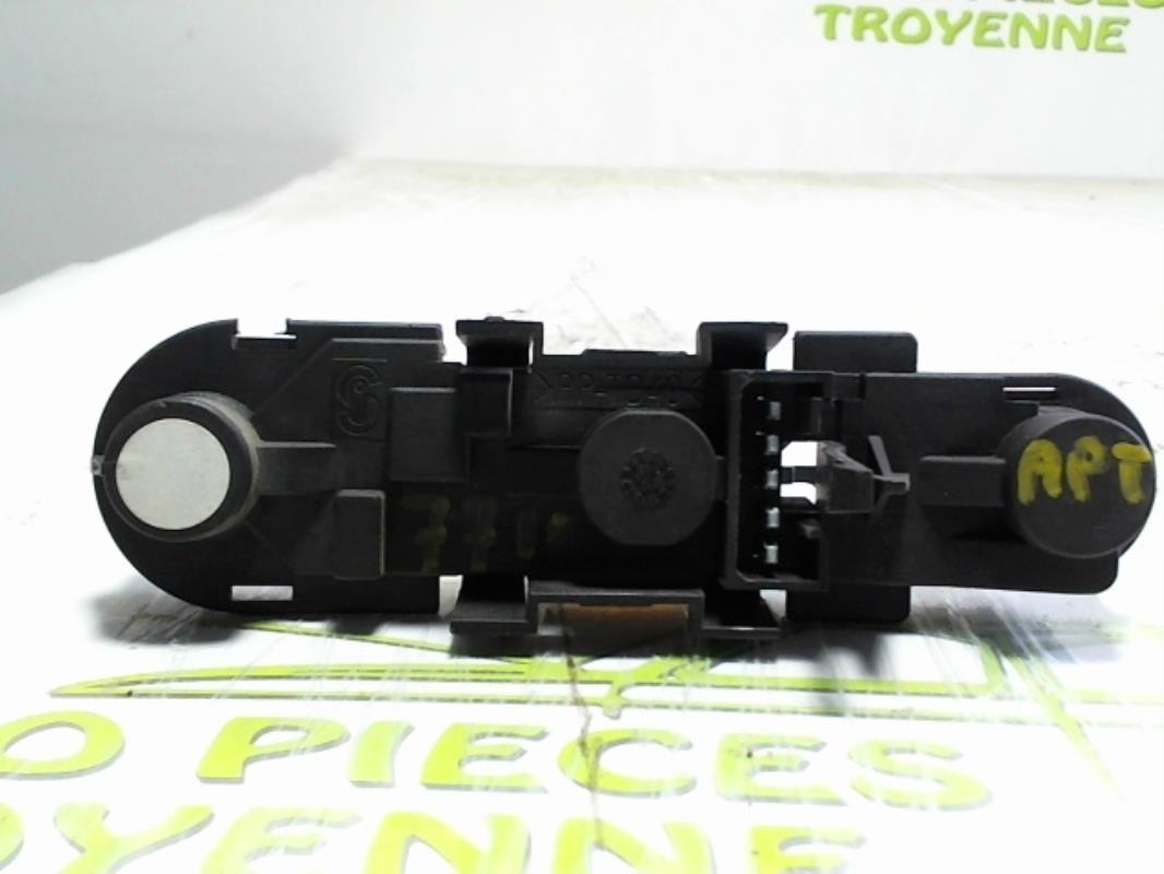 Base portalampade fanale posteriore destro CITROEN EVASION PHASE 2 Diésel - 1