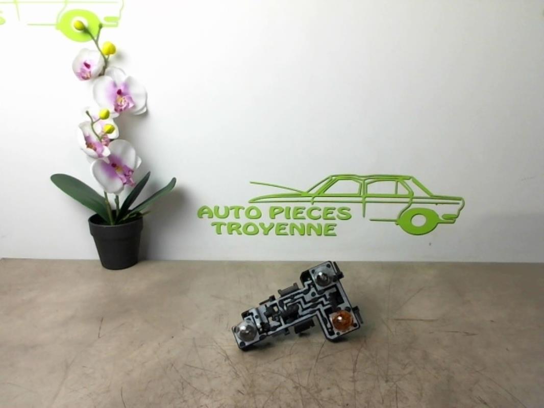 Base portalampade fanale posteriore sinistro SEAT IBIZA 2 PHASE 3 Gasolina - 1