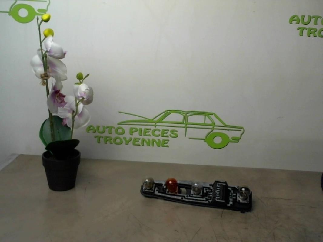 Base portalampade fanale posteriore destro OPEL VECTRA A Diésel - 1