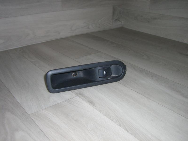 Bouton/Interrupteur RENAULT MEGANE 2 PHASE 1 Diesel - 1