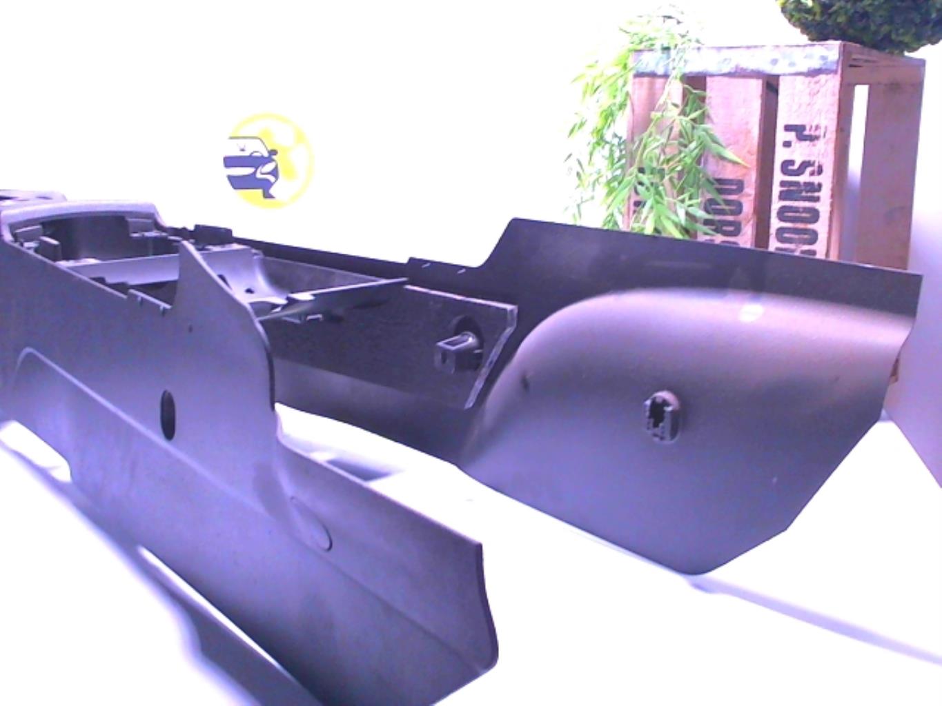 Console central (interieur plastique) AUDI A3 2 PHASE 1 Diesel - 1
