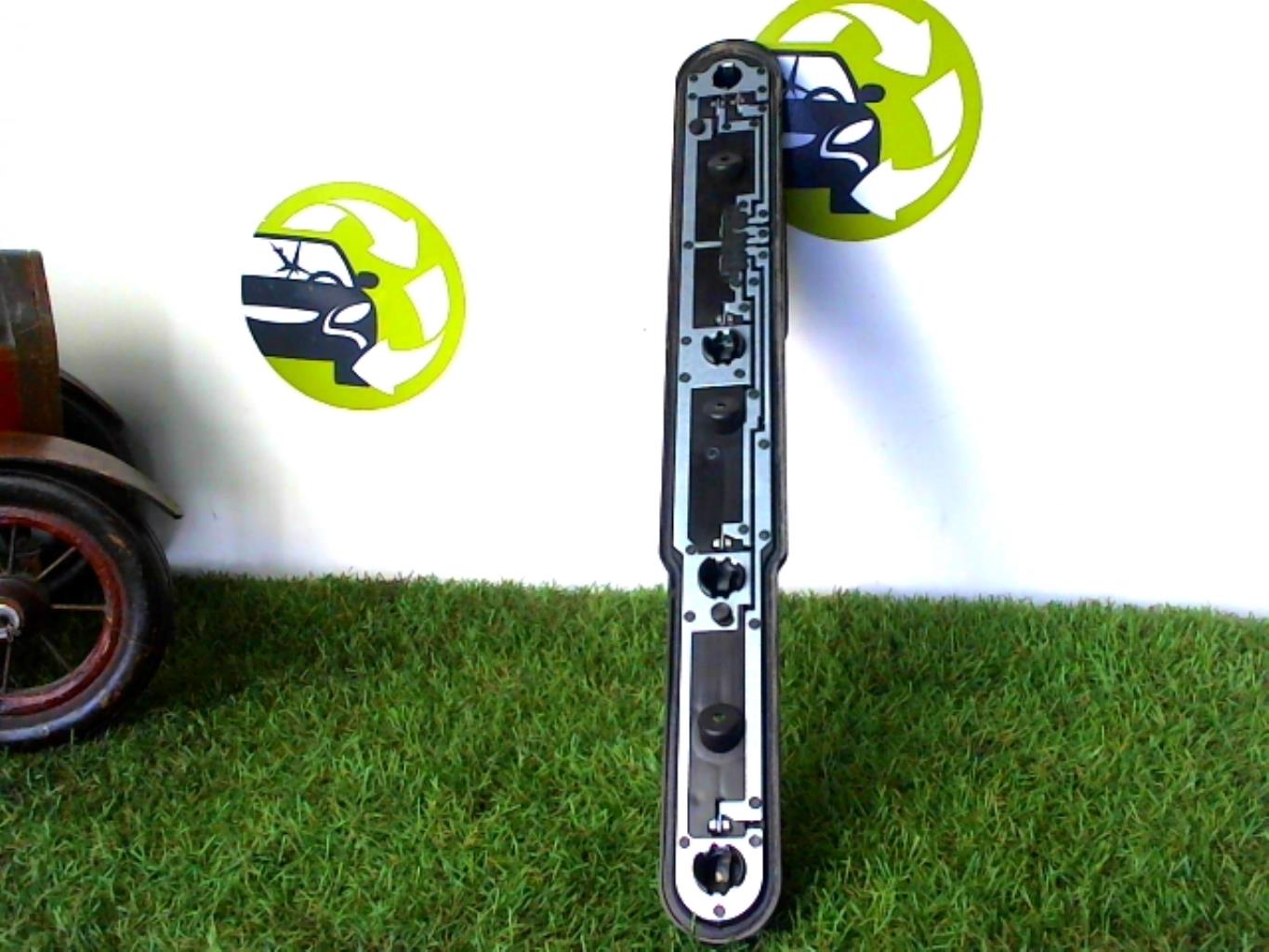 Base portalampade fanale posteriore sinistro FORD C-MAX 1 PHASE 1 Diésel - 1