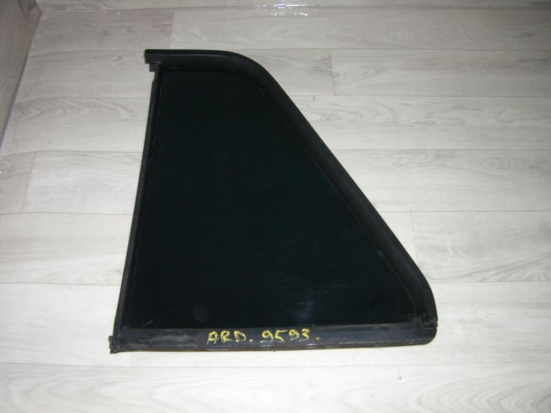 Ventanilla triangular trasera derecha (puerta) VOLKSWAGEN GOLF 2 Diésel - 1