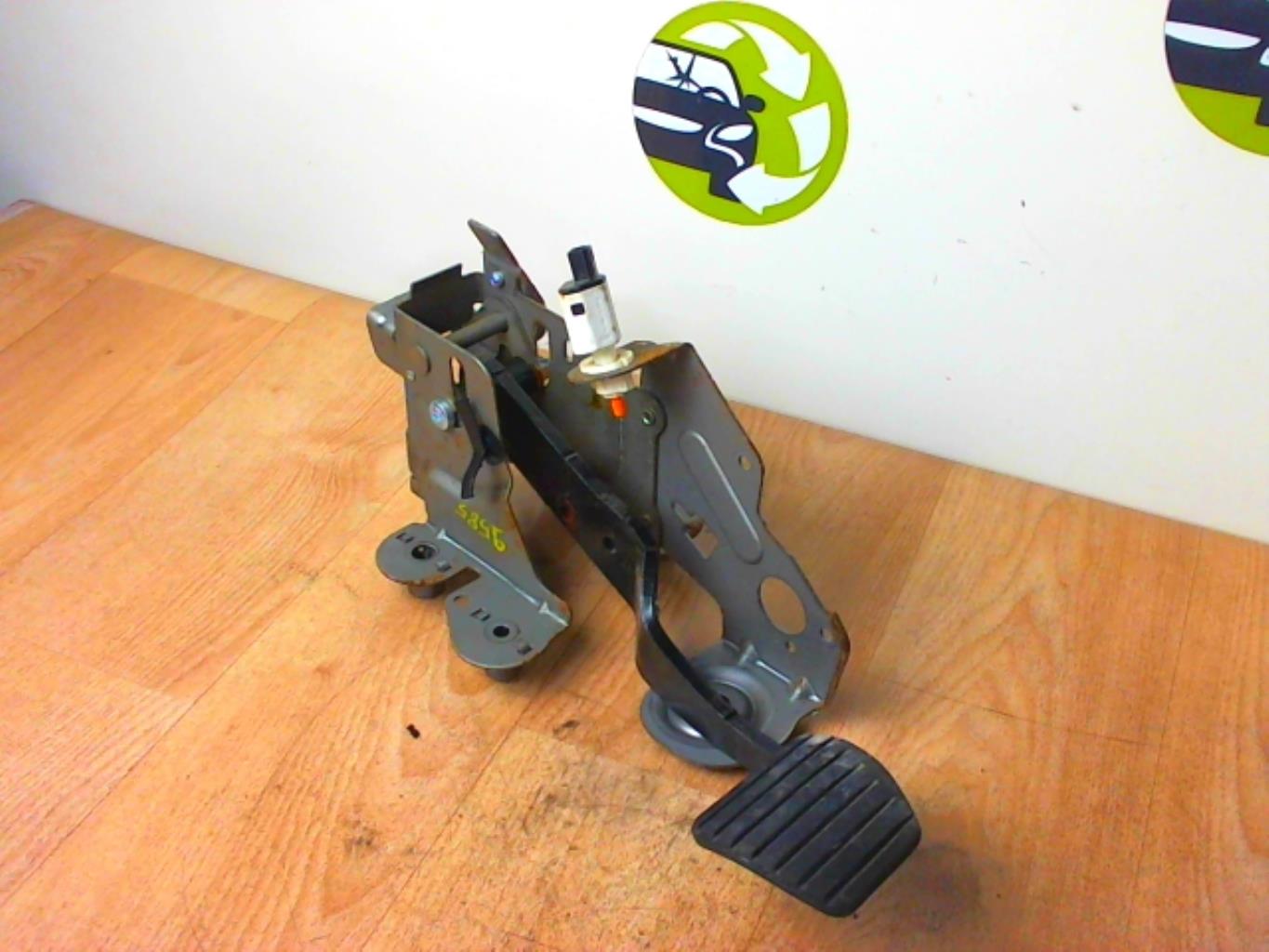 Pedale de frein RENAULT SCENIC 3 PHASE 2 Diesel - 1