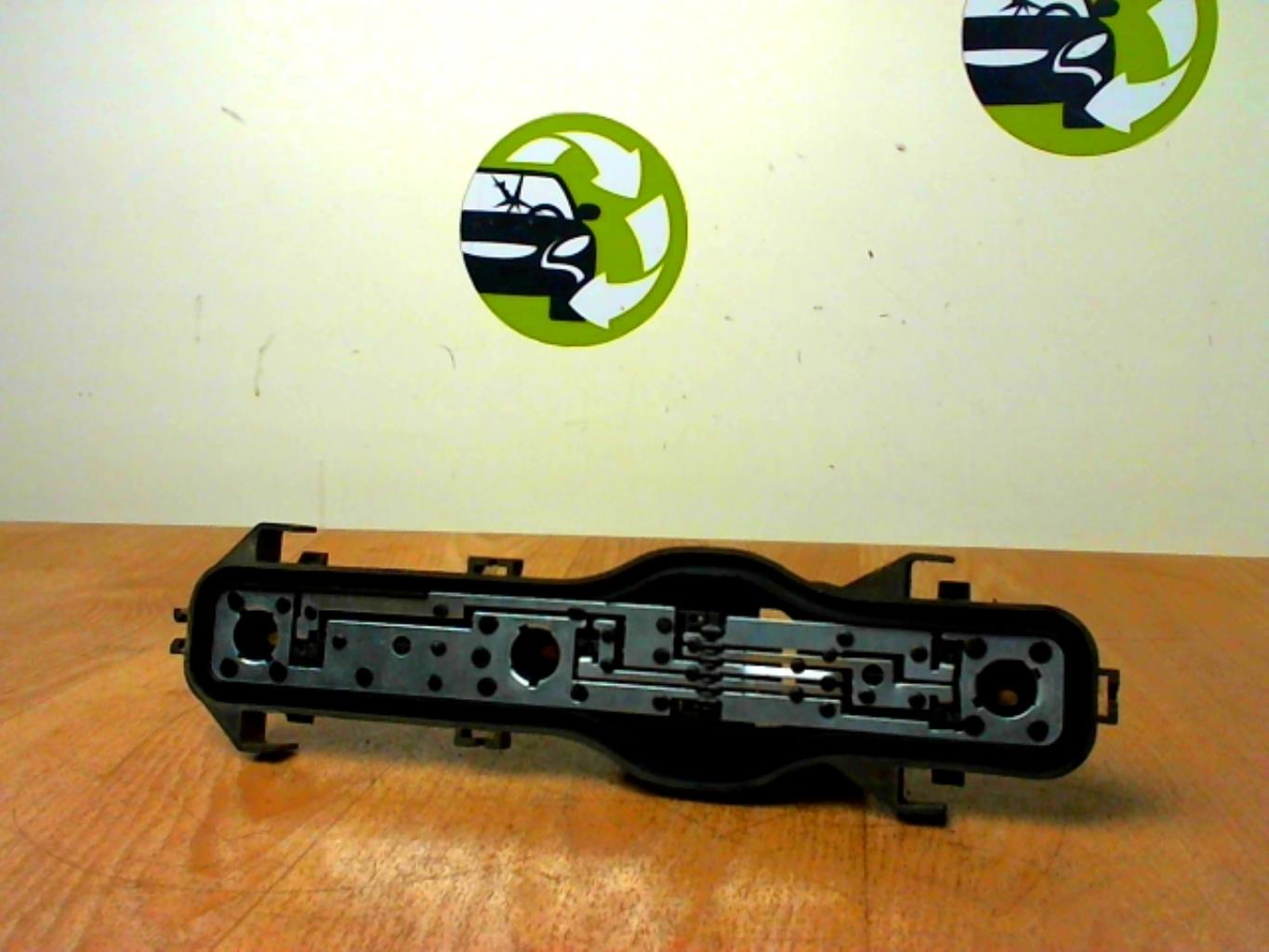 Base portalampade fanale posteriore destro RENAULT GRAND ESPACE 4 PHASE 1 Diésel - 1