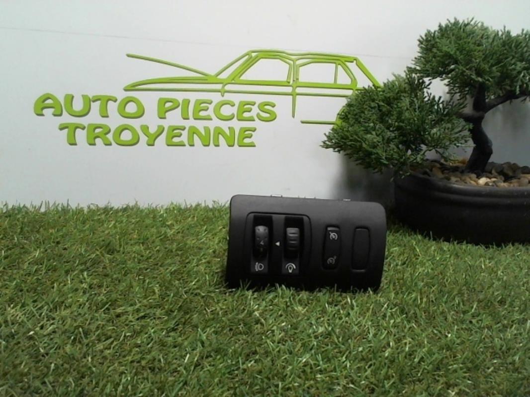 Bouton/Interrupteur RENAULT CLIO 3 PHASE 1 Diesel - 1