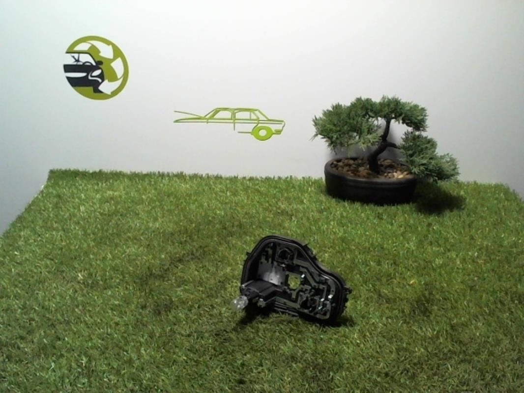 Base portalampade fanale posteriore destro CITROEN C4 2 Diésel - 1