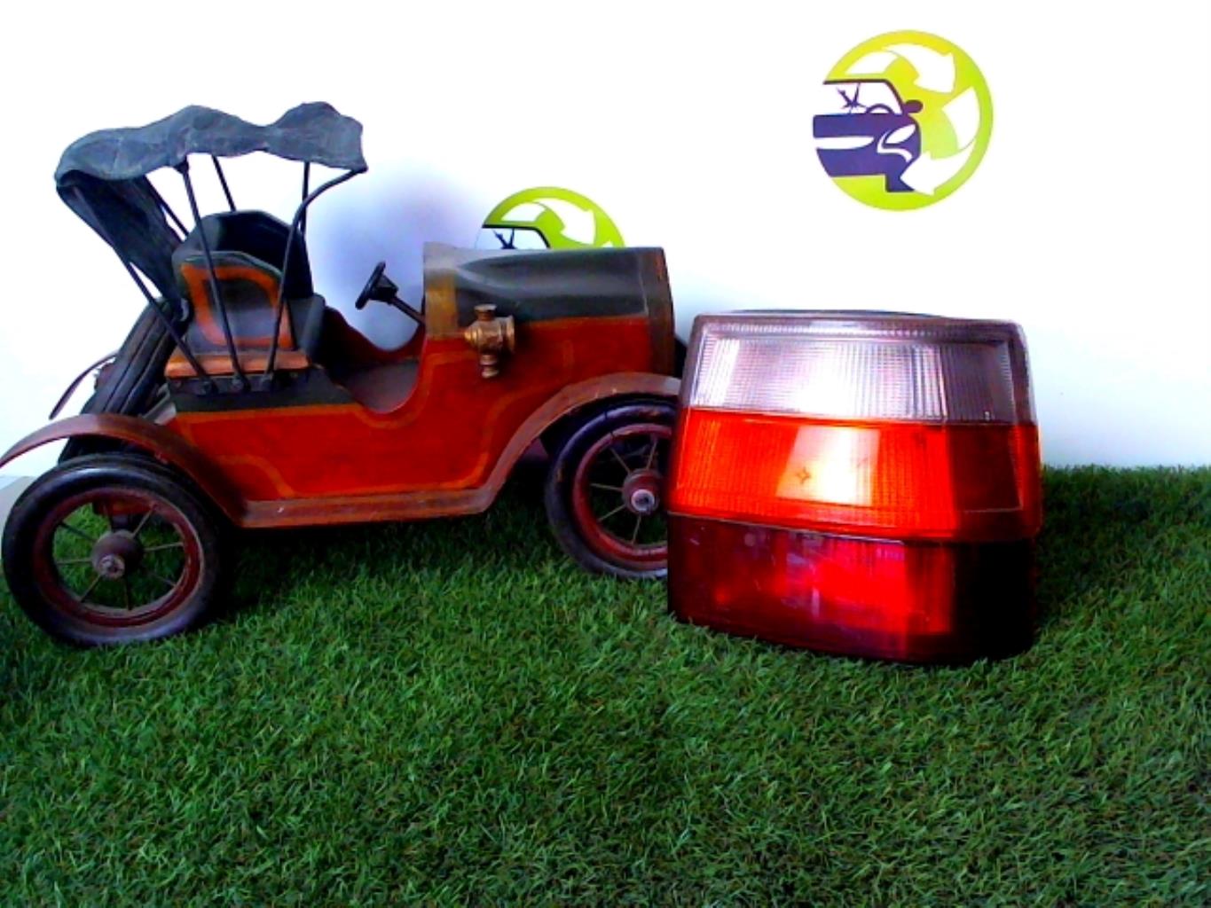 Fanale posteriore principale destro (luci) RENAULT R11  - 1