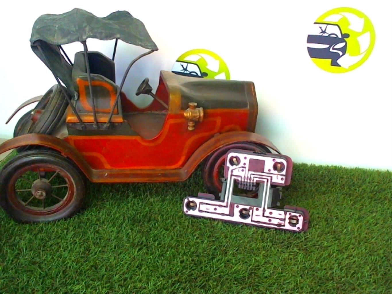 Base portalampade fanale posteriore destro OPEL TIGRA 1 COUPE  - 1