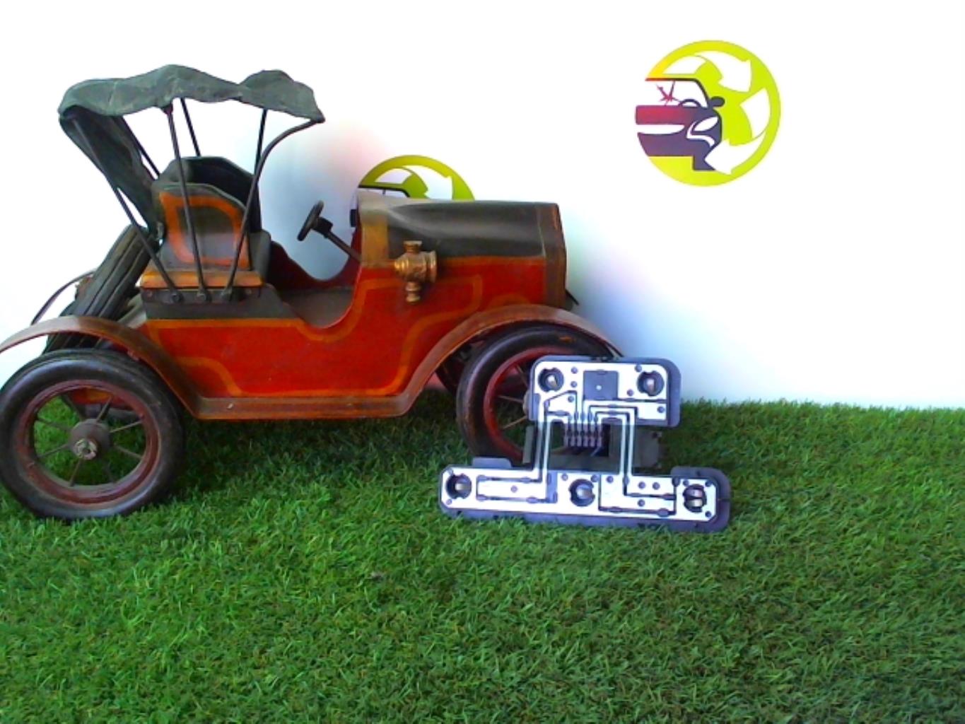 Base portalampade fanale posteriore destro OPEL TIGRA 1 COUPE  - 1