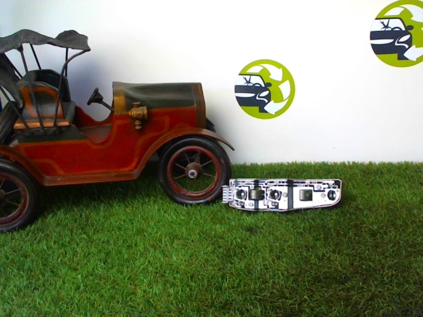 Base portalampade fanale posteriore sinistro FORD FIESTA 3  - 1