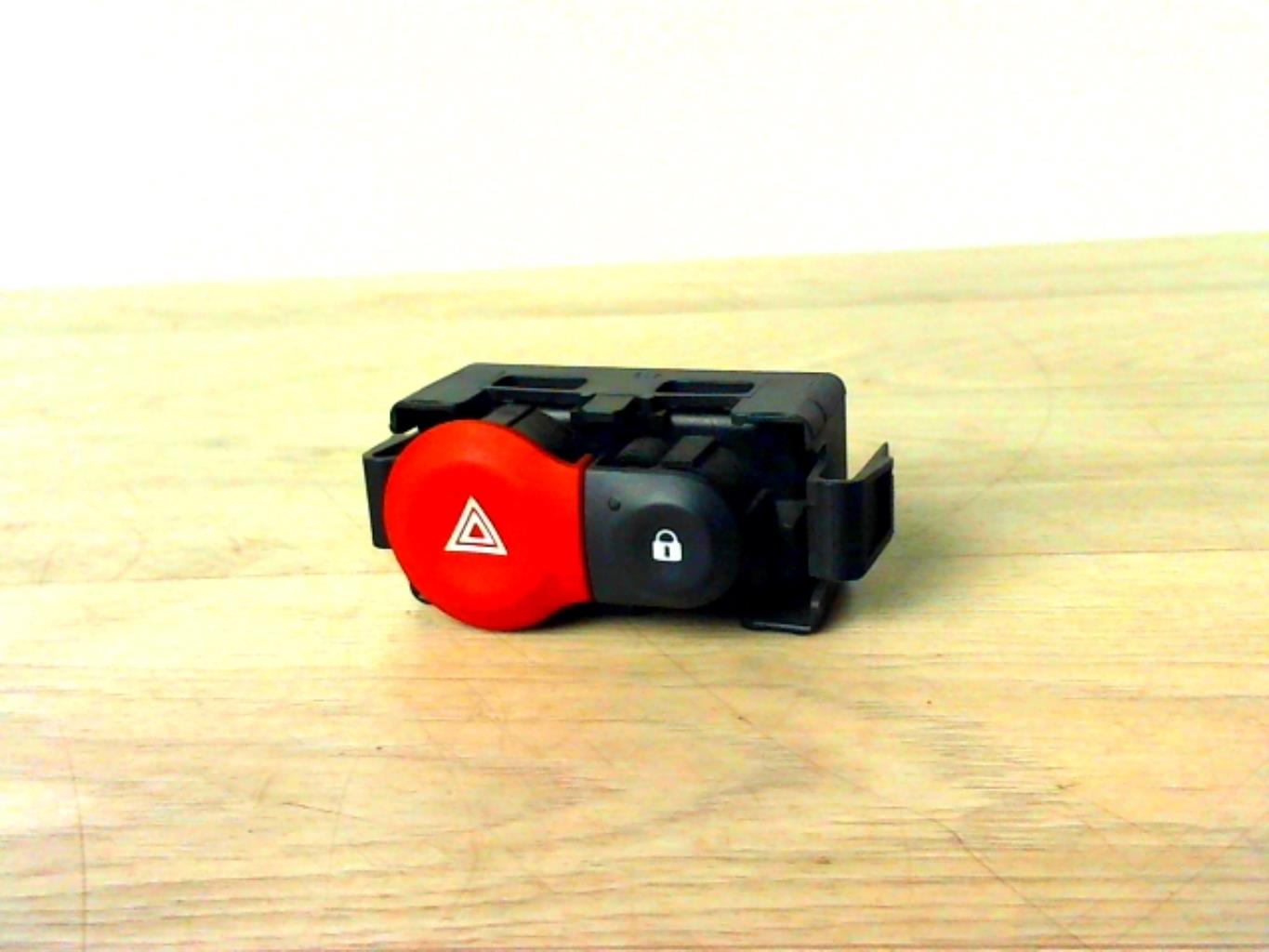 Bouton de warning RENAULT CLIO 3 PHASE 1 Diesel - 1