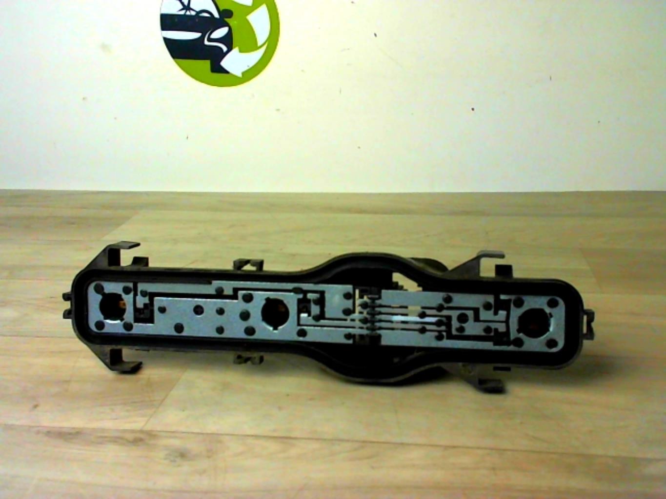 Base portalampade fanale posteriore destro RENAULT GRAND ESPACE 4 PHASE 1 Diésel - 1