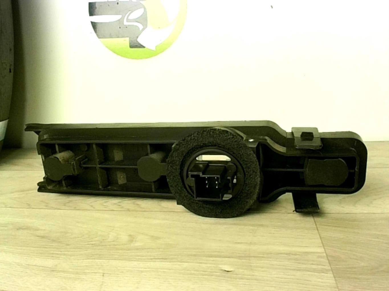 Base portalampade fanale posteriore destro FORD FOCUS 1 BREAK Gasolina - 1