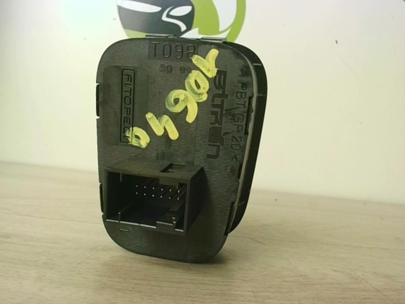 Bouton de warning PEUGEOT BIPPER Diesel - 1