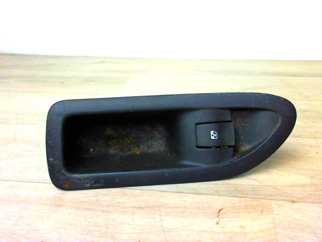 Bouton/Interrupteur RENAULT LAGUNA 2 PHASE 1 Diesel - 1