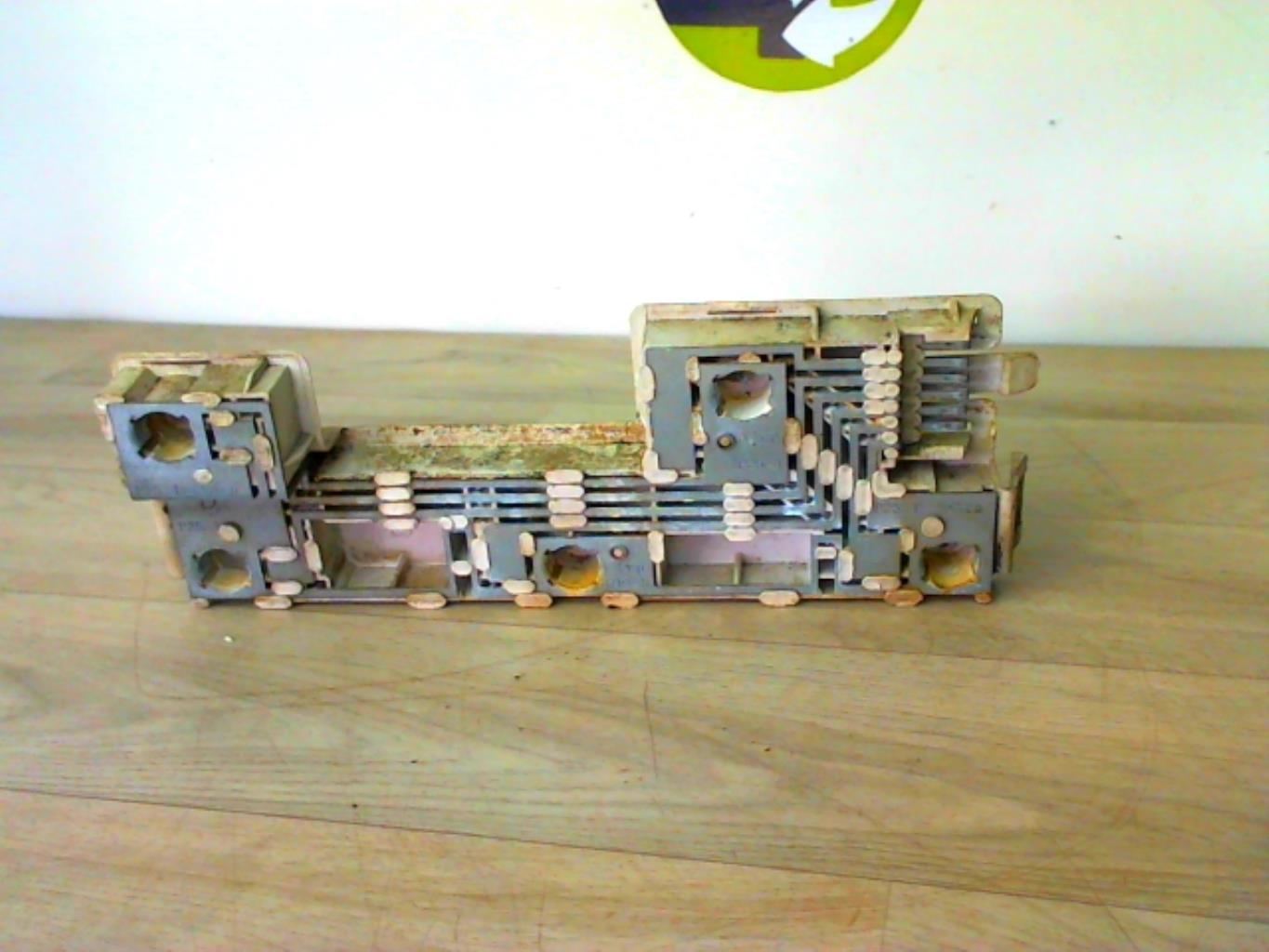 Base portalampade fanale posteriore destro PEUGEOT 305 PHASE 2 Gasolina - 1
