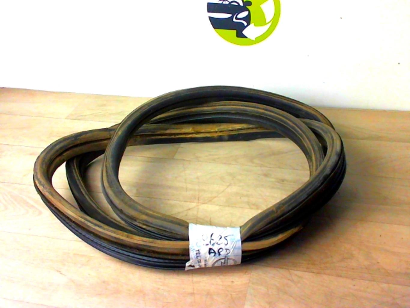 Guarnizione sportello posteriore destro FIAT PANDA 2 PHASE 1 Diésel - 1