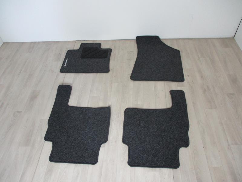 Tapis de sol KIA SORENTO 2 PHASE 1  - 1