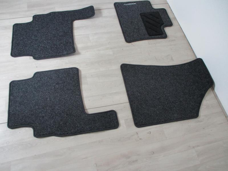 Tapis de sol KIA SORENTO 2 PHASE 1  - 1