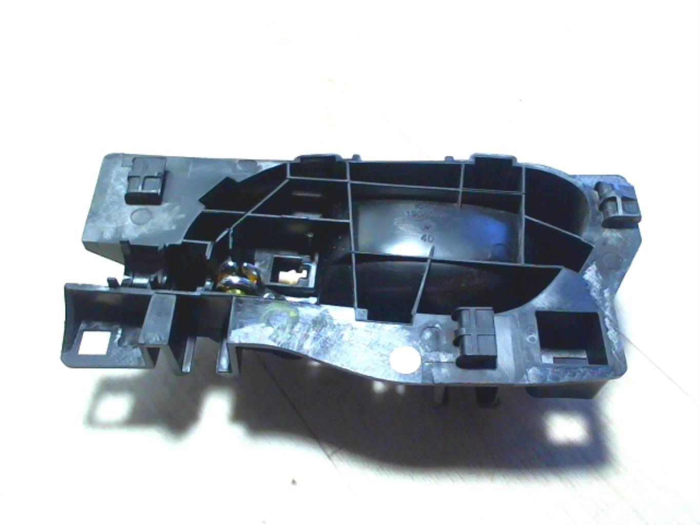 Maniglia interna anteriore destra PEUGEOT 5008 1 PHASE 1 Diésel - 1